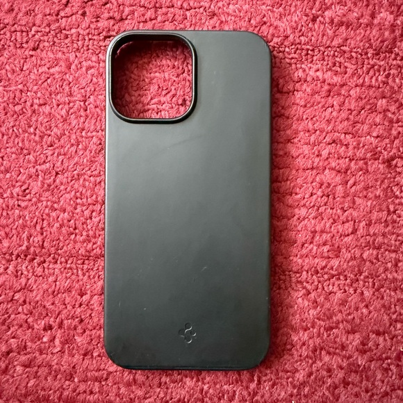 Used Spigen Thin Fit Case iPhone 13/12 Pro Max Black - Picture 1 of 6